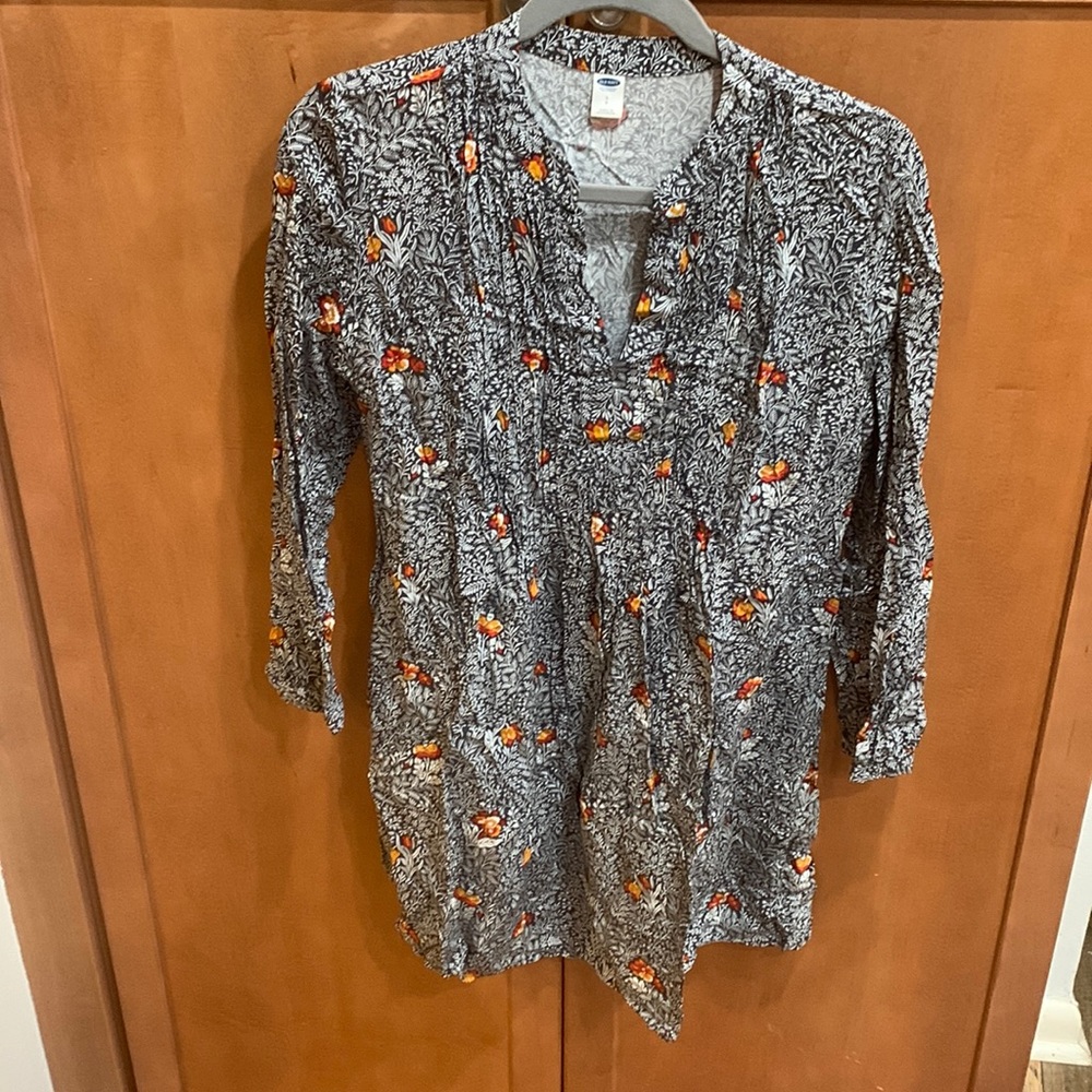 Old navy dress with 3/4 sleeves. Small PETITE, 100% Rayon